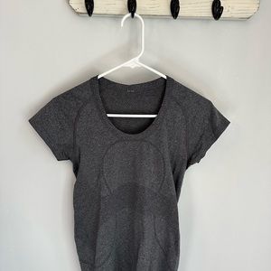 Lululemon exercise top